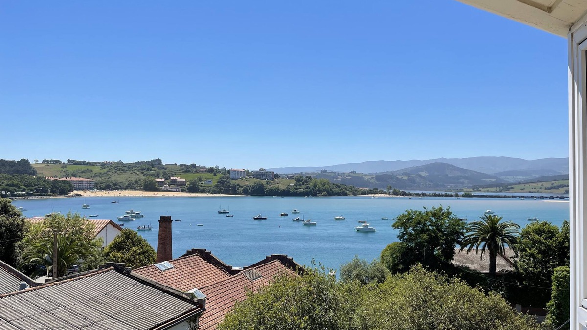 San Vicente de la Barquera Apartment | Ermita San Vicente de la Barquera