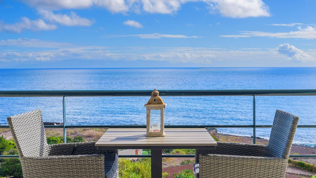 Santa Cruz de Tenerife Villa | GUACIMARA - Spectacular views, private heated pool, sauna, natural beach, relax.