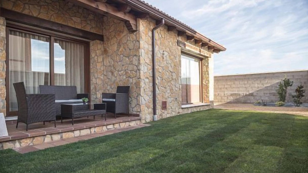 Tabladillo Cottage | Self catering AT Blanca de Navarra for 14 people
