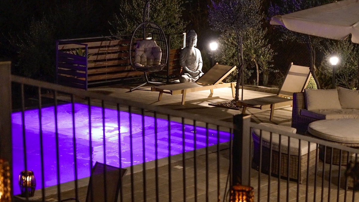 Politiko Villa | Escape, breathe, rejuvenate: Mountain bliss, sea salt allure