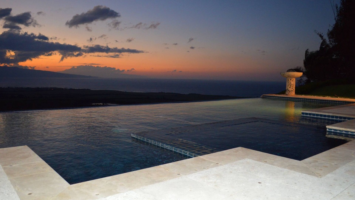 Pauwela House | Escape from Reality.180 Degree View, Pool, Hot-Tub, Privacy. Permitted