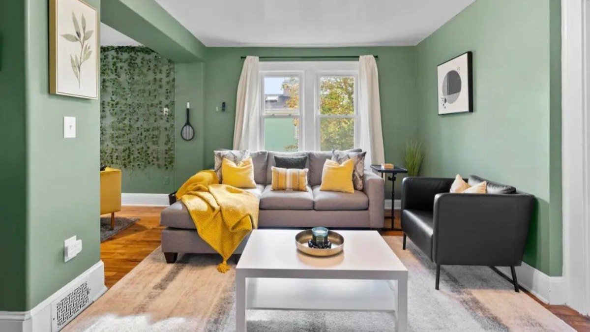 Danbury House | Escape Into The Privacy & Charm Of The Lucky 12 House