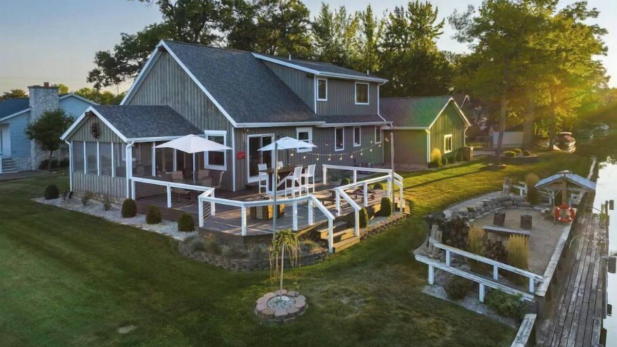 Pigeon House | Escape Reality Docked on Sand Point