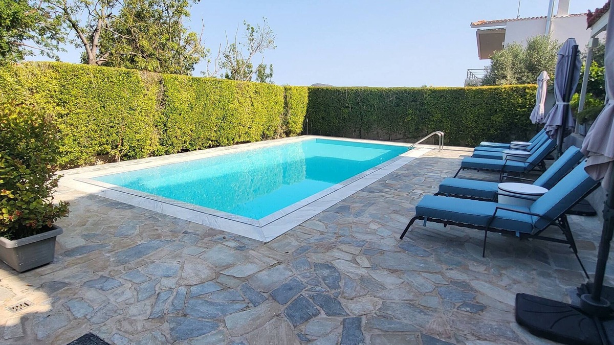 Anavyssos Villa | Escape to a Villa with swimming pool suitable for couples or families