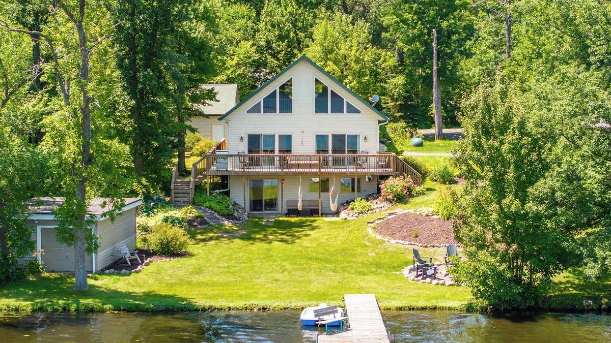Luck Cabin | Escape to Blake Lake! Your Perfect Getaway Awaits!