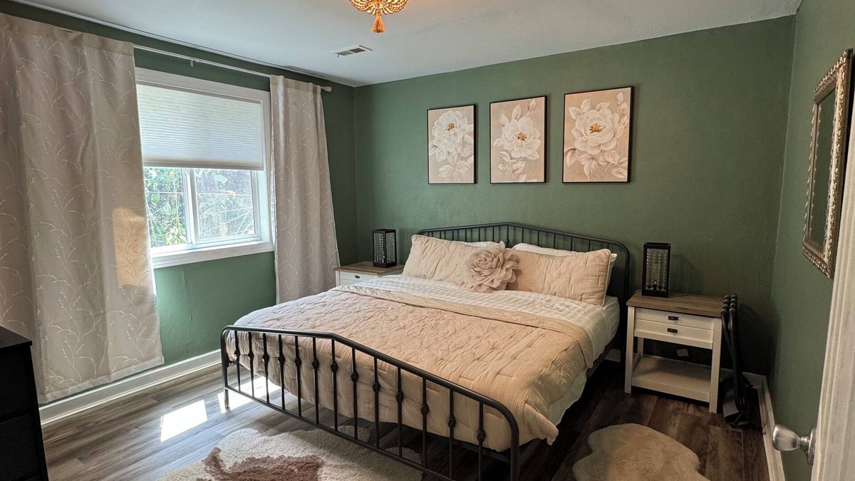 Simmonsville Apartment | Escape to Comfort in Newport