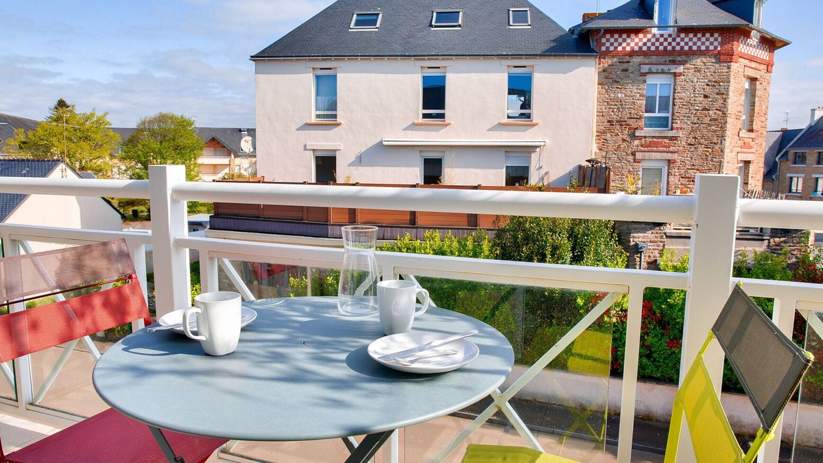 Fouesnant Apartment | Escape to Fouesnant in a flat with balcony