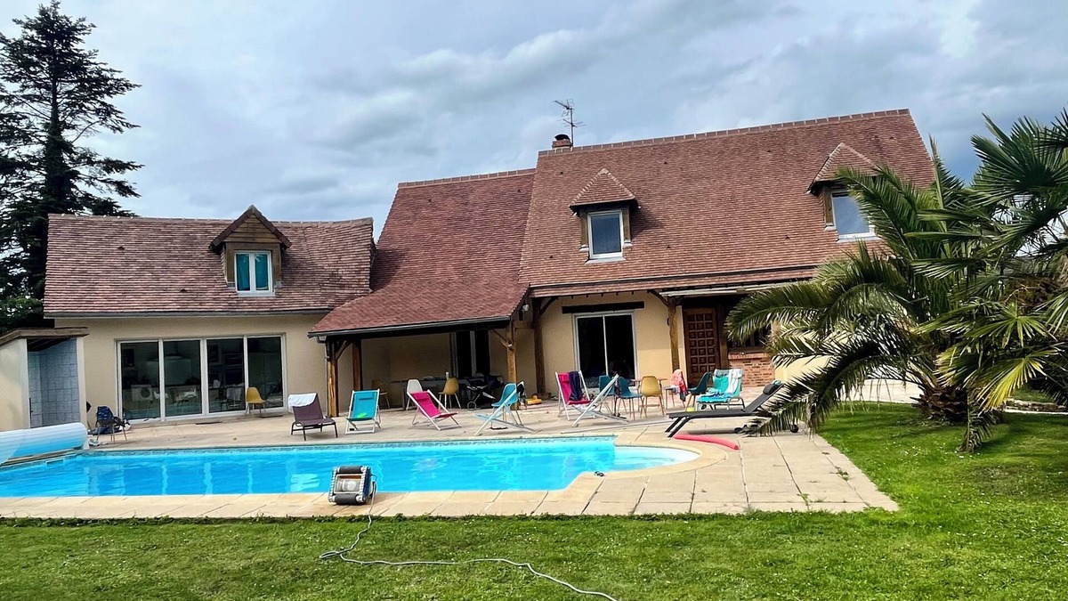 Ouistreham Bed & Breakfast | Escape to Normandy: 220 m² house with swimming pool in Ouistreham on 3000 m² of land