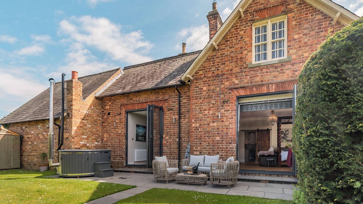 Ganton Cottage | Escape to our luxury cottage in Ganton, near Scarborough.