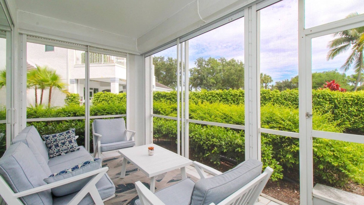 Naples Condo | ESCAPE TO PARADISE! 2 Bed + Den/2 Bath First-Floor SEASONAL Condo in The Strand