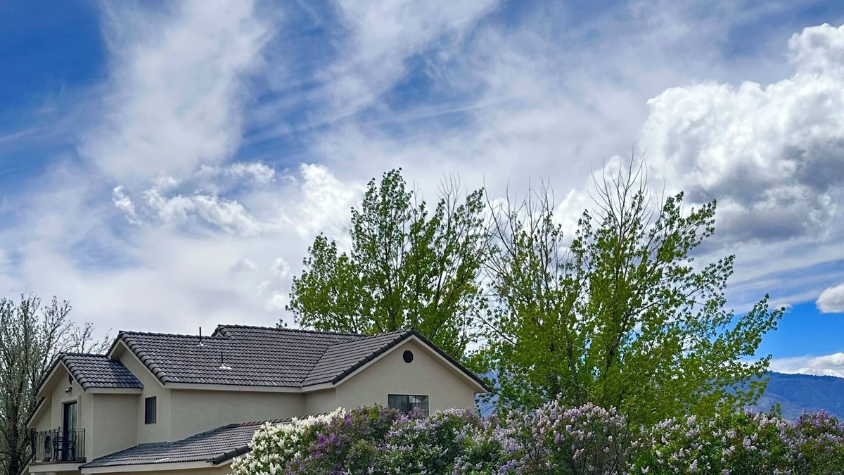 New Harmony House | Escape to "Serenity Meadows" by Zion and Canyons away from the crowds!
