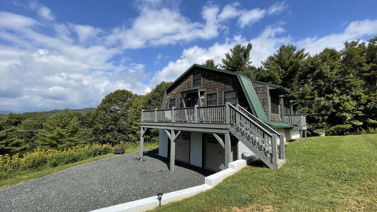 Fleetwood House | Escape to the Clouds: The Berry Barn Awaits You!