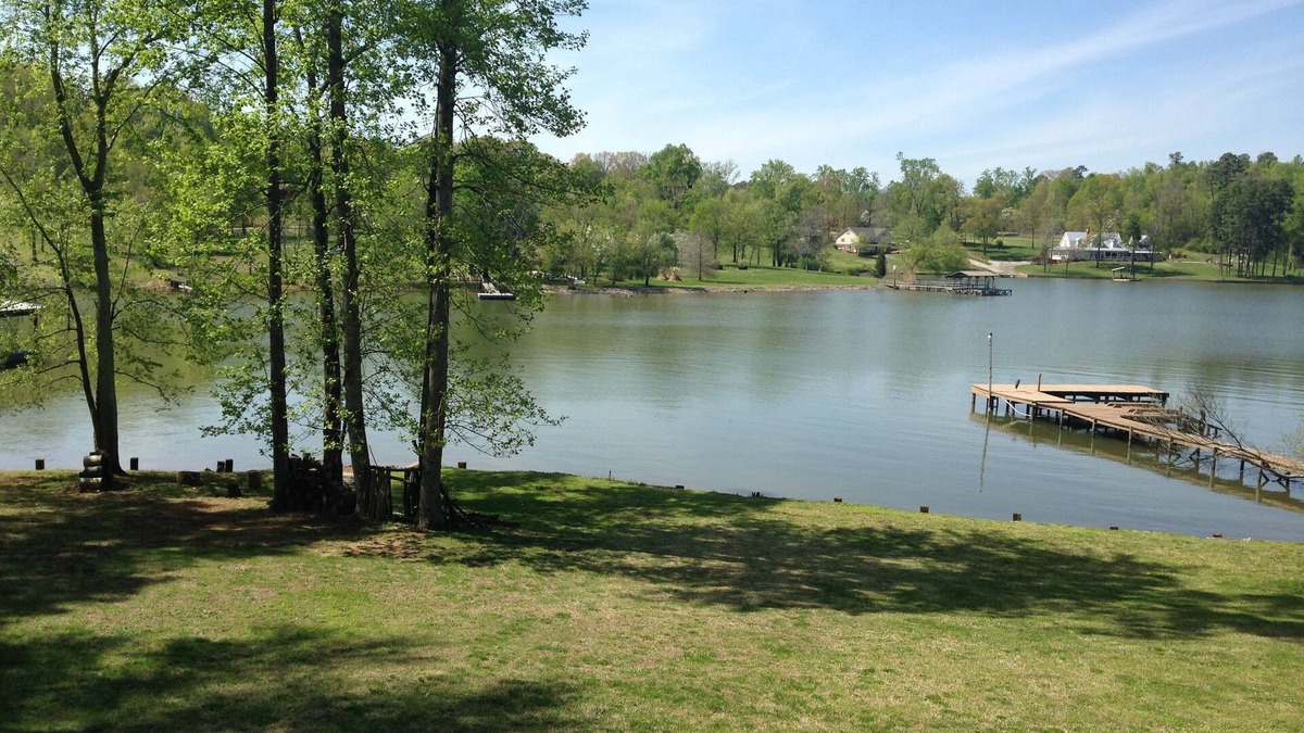 Soddy-Daisy House | Escape to the Lake: Spacious Lakefront House-Relax-Rejuvenate