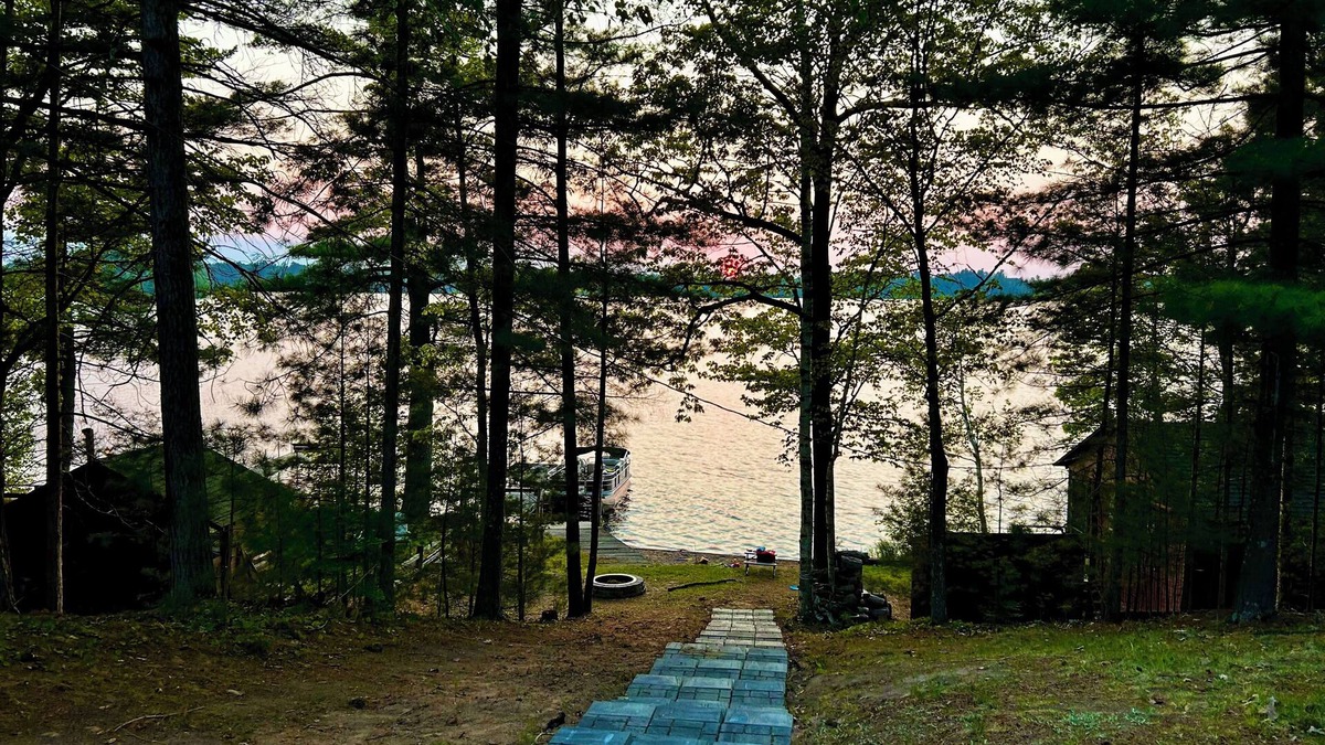 Rhinelander House | Escape to the Lake – Your Perfect Getaway Awaits!
