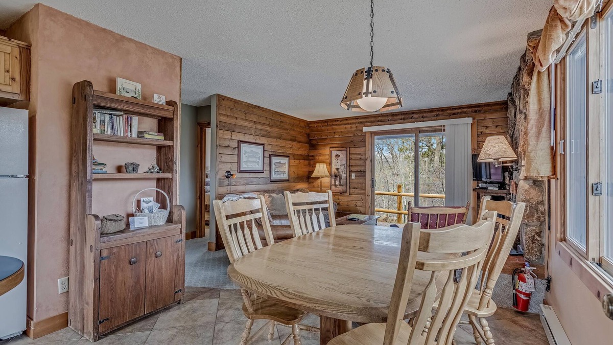 Clark Cabin | Escape to the mountains and peaceful valley, near hiking and snowmobiling!
