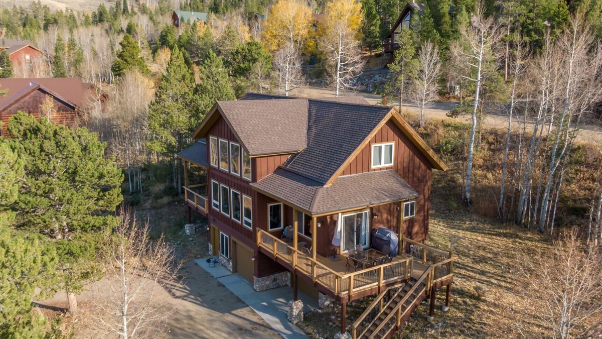 Innsbruck Val Moritz House | 🍂 Escape to the mountains this fall! 🍁