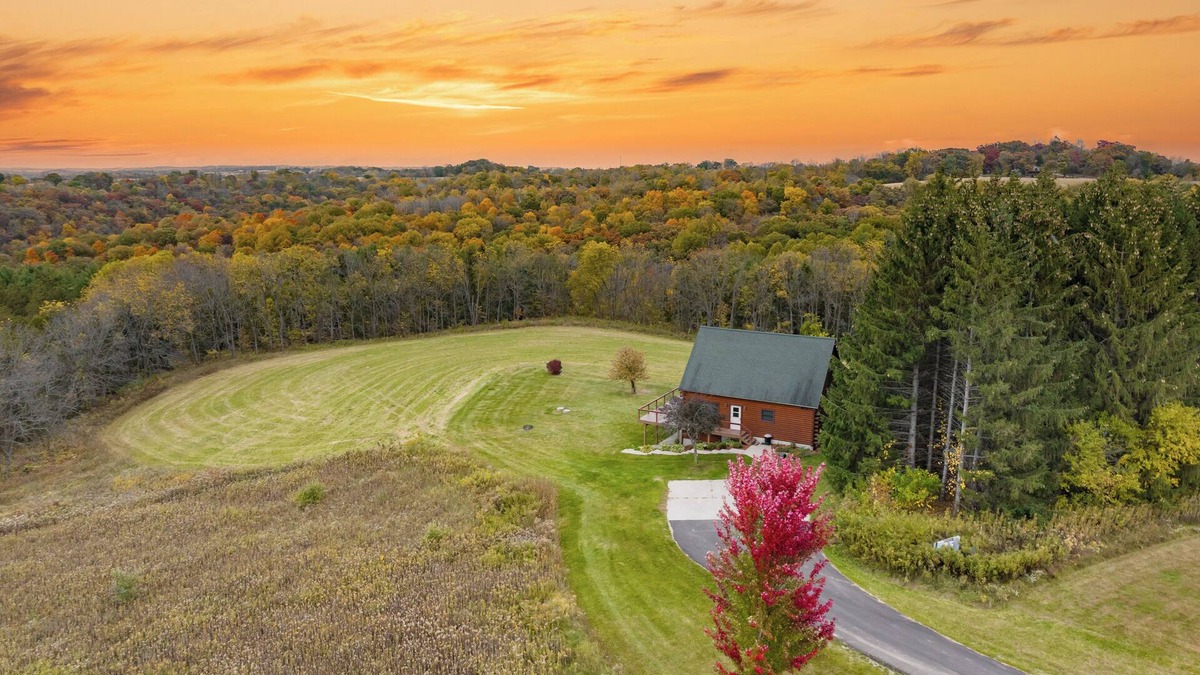 Ferryville Cabin | Escape to The Pines, the perfect destination for romance, seclusion & relaxation