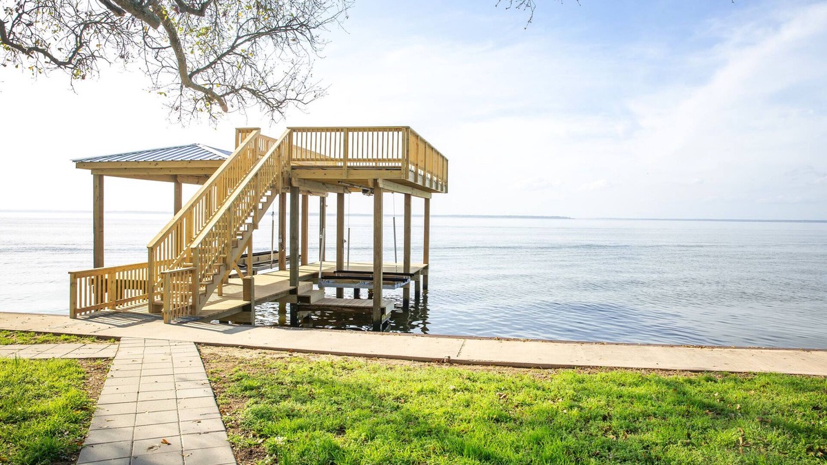 Oakhurst House | Escape to the Pointe - Superior Sunset views from spacious porch!