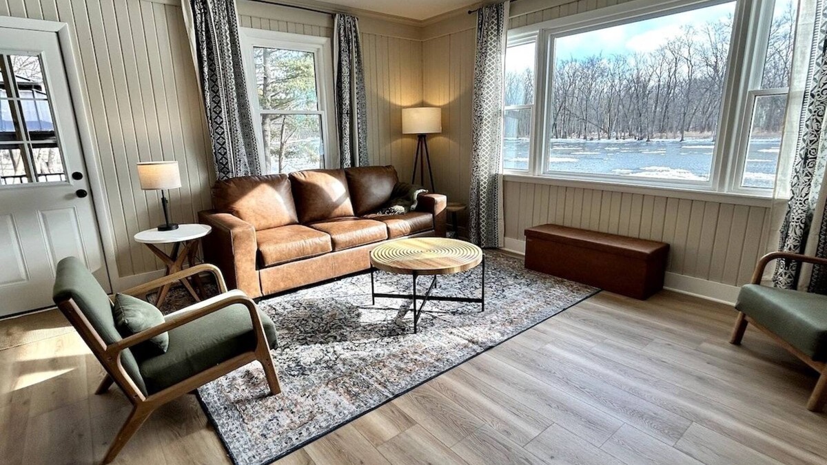 Kankakee County House | Escape to The Riverfront Hideaway