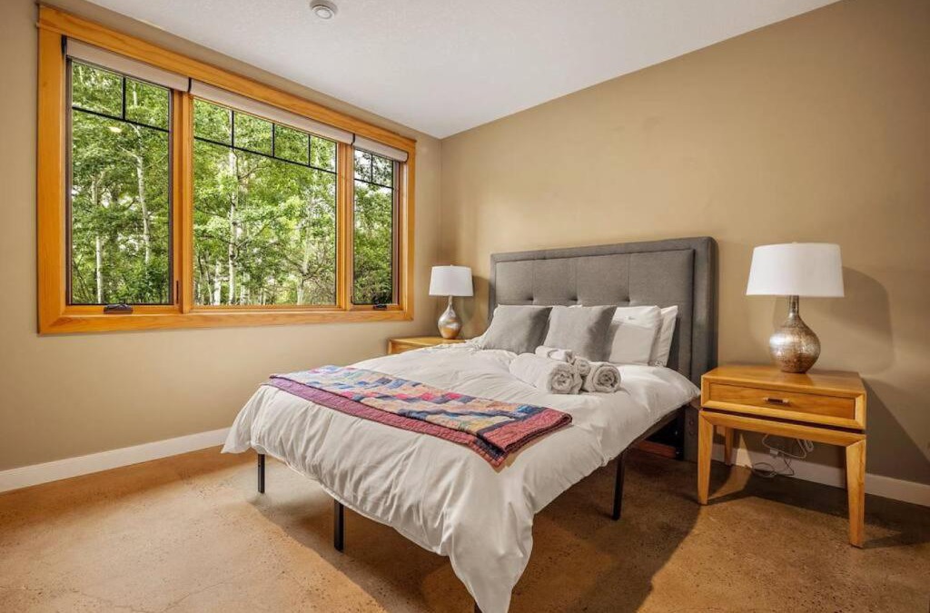 Springbank Apartment | Escape to the Rockies but near Calgary Includes Free Parking and Banff Entry