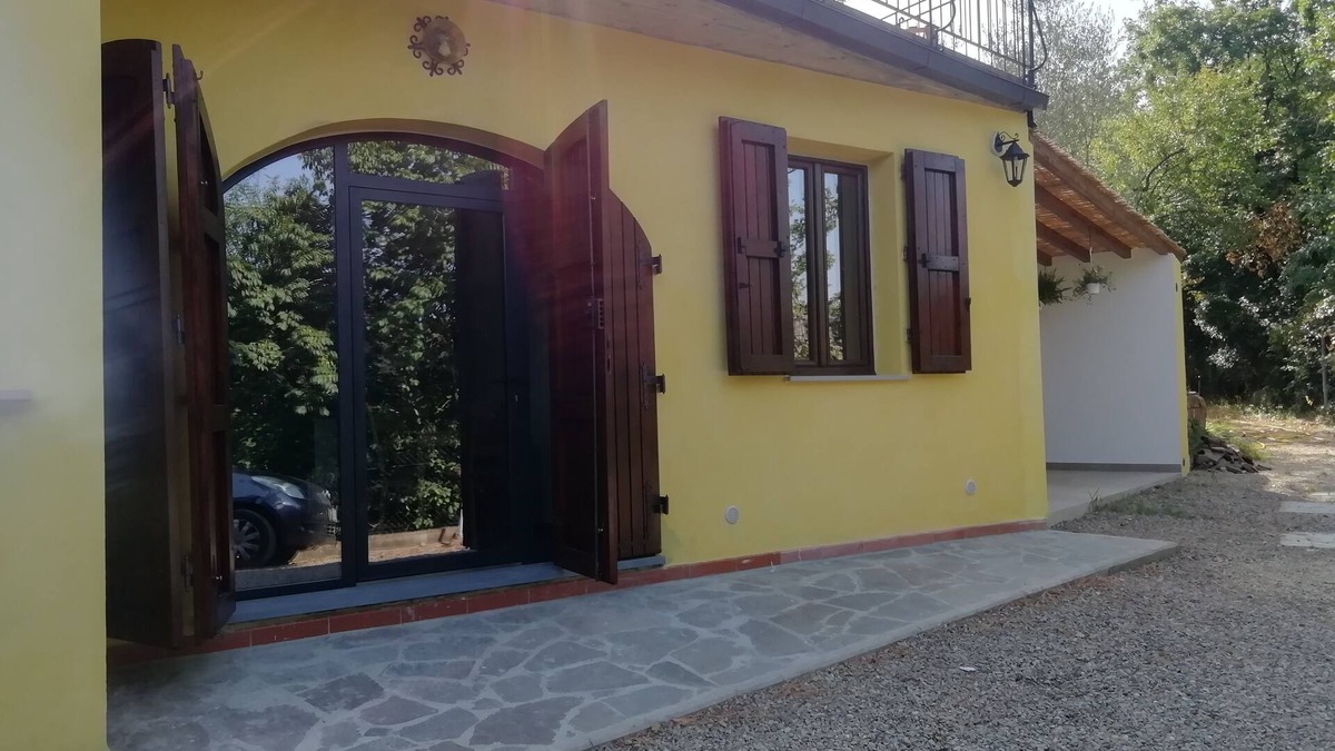 Lastra a Signa House | Escape to the Tuscan countryside, immersed in the woods