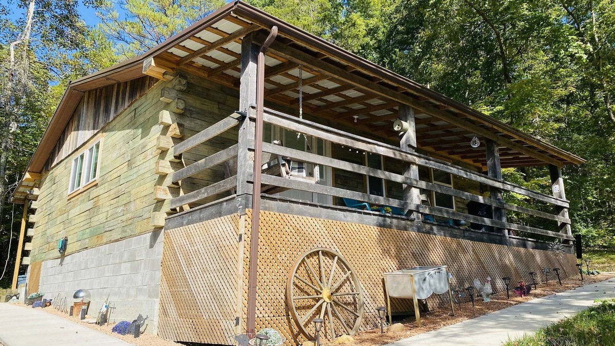 Sloans Valley Cabin | Escape to your cozy cabin near Daniel Boone