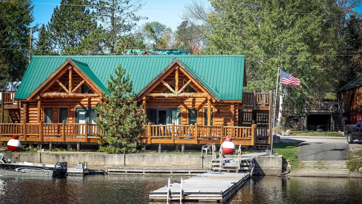 Crane Lake Cabin | Escape to your cozy 2-bedroom cabin near Voyageurs National Park