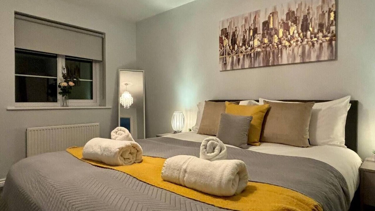 Maidenbower House | Eskdale Townhouse 4BR, Eskdale Townhouse - Cosy and Elegant 4BR