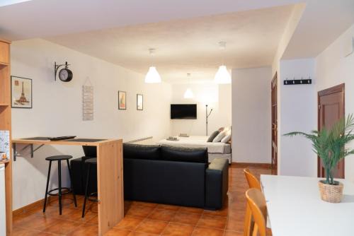 Erandio Ski Chalet | Espacio tipo estudio completo, totalmente privado e independiente