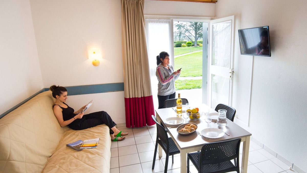 Espalion Apartment | Espalion, accommodation 7 people 2 bedrooms, heated pool, ideal for families