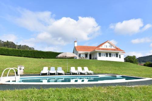Navajeda House | Espectacular casa con piscina y gran jardín