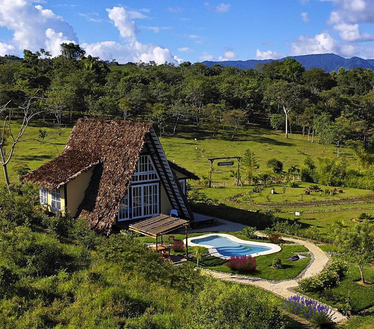 Cacatachi House | Espectacular casa con piscina en Yanashpa Village