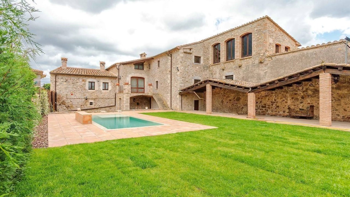 Bordils Villa | Espléndida Masía con Piscina Cerca de Girona