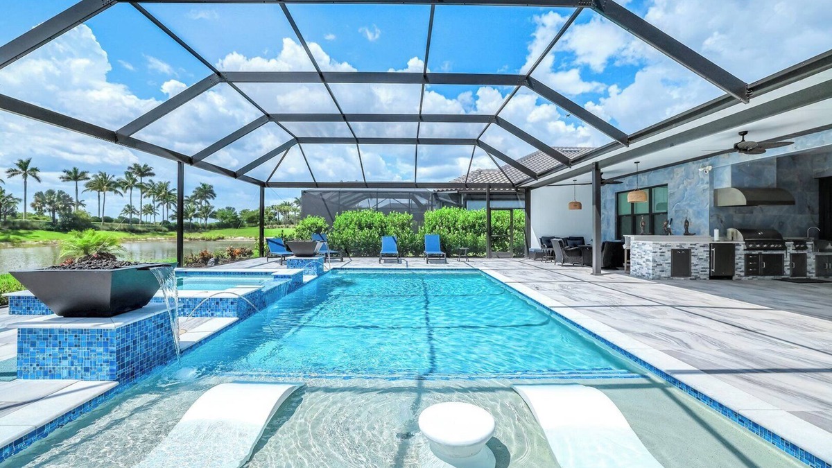 Naples House | Esplanade by the Islands