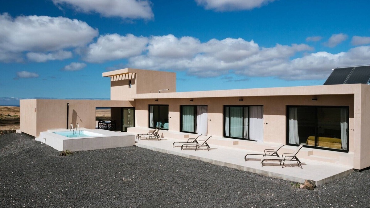 Tindaya Villa | Essea Living Tindaya with heated pool