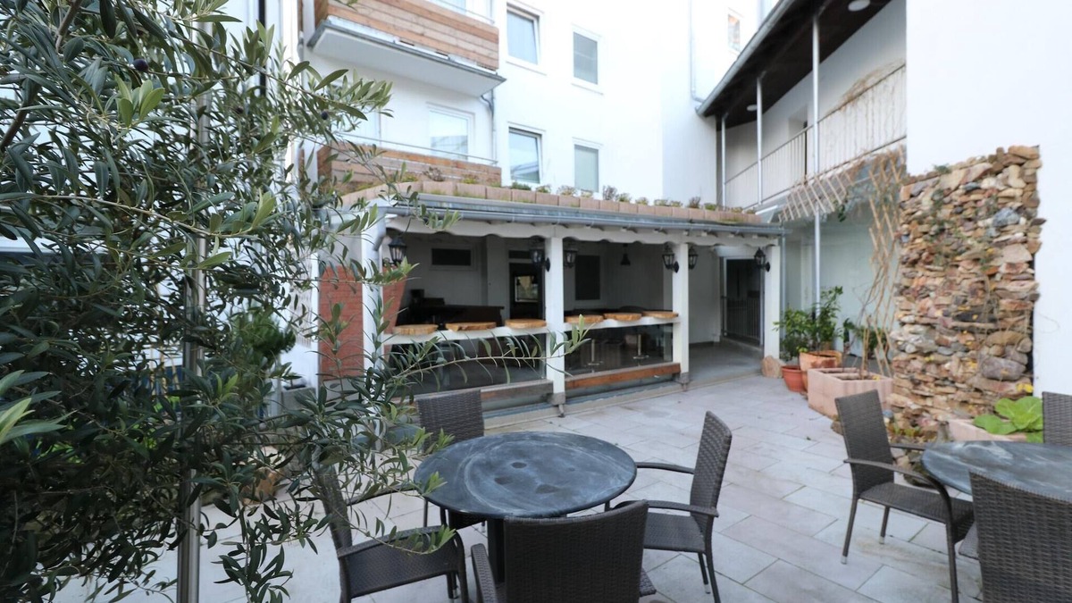 Frohnhausen Apartment | Essen Aprtment with Balcony