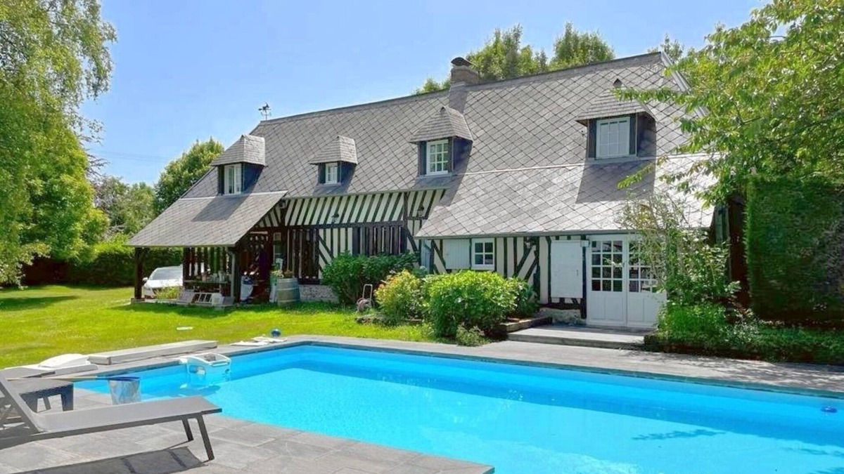 Blangy-le-Chateau House | Estate in Normandy with Pool & Tennis Court