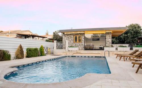 Nuevo Baztan House | Estudio Moderno Piscina Barbacoa Parejas Amigos Gym Sauna