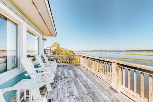 Island Oaks House | Eternal Sunset