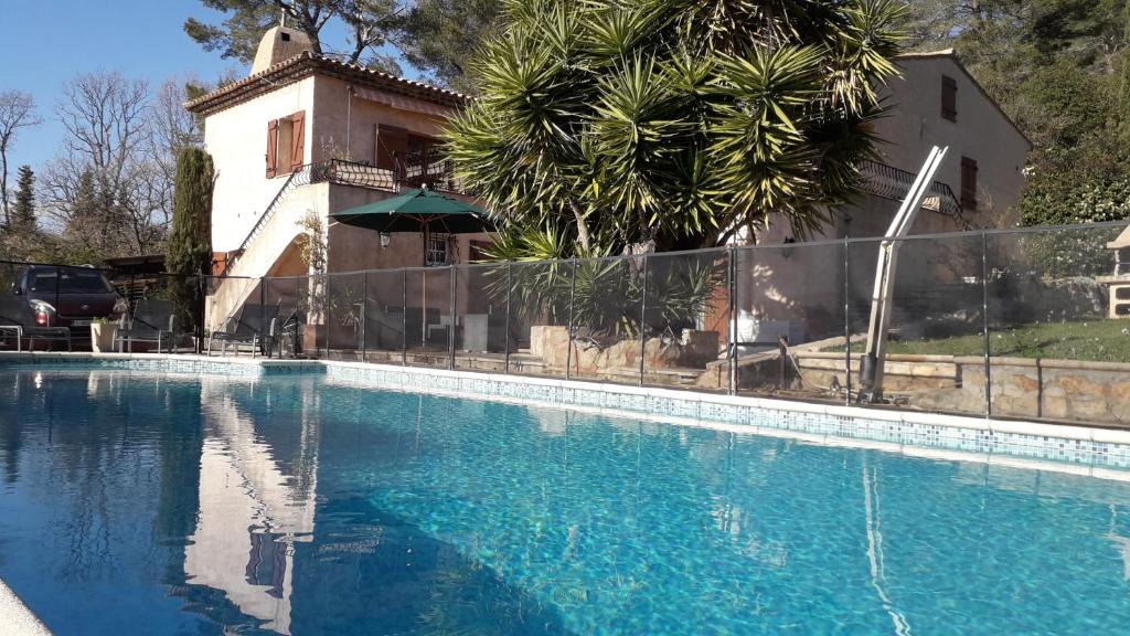Saint-Cezaire-sur-Siagne Bed & Breakfast | Etoilevacances Chambres d hotes Campagne en Lavande