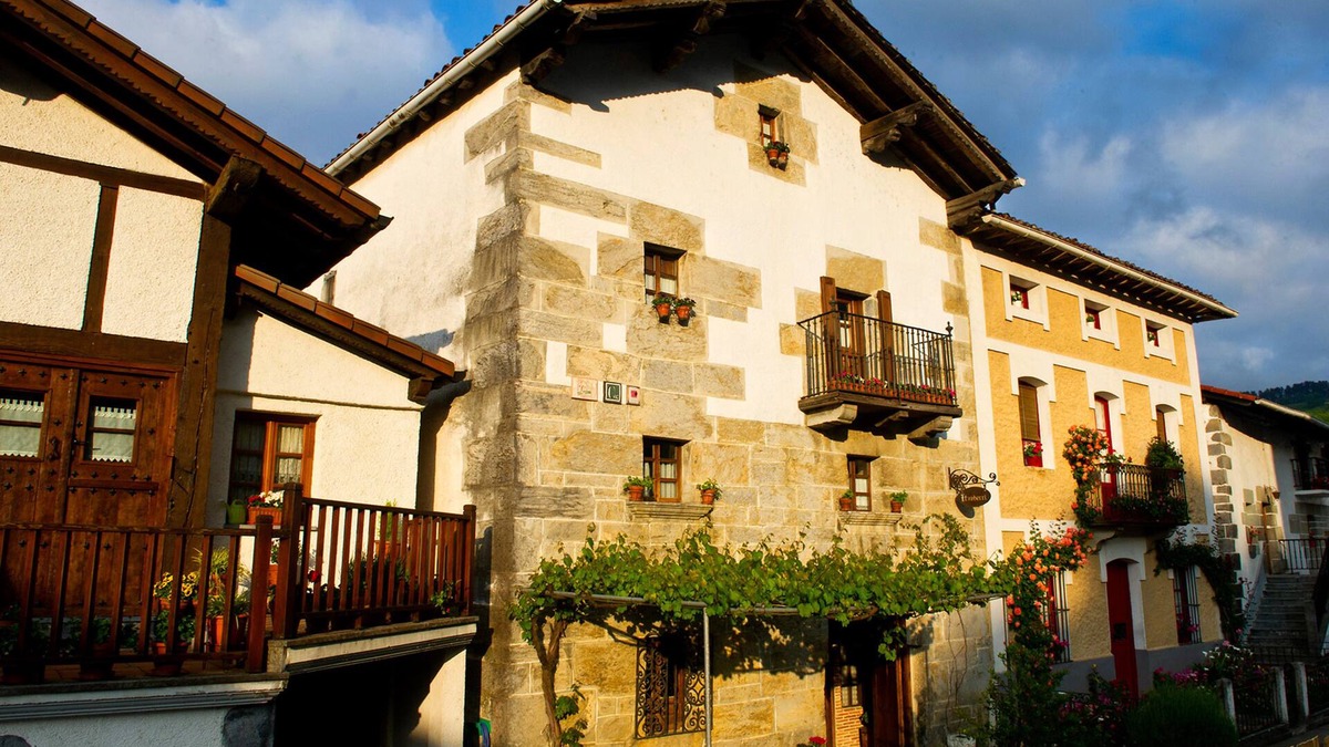 Arriba-Atallu House | Etxeberri Ostatua