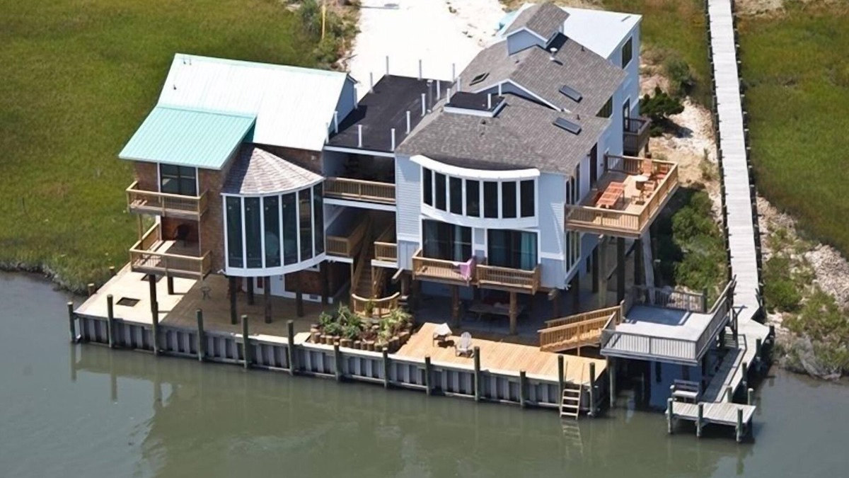 Chincoteague House | Eureka! on Deep Hole Creek - Waterfront! Sleeps 16