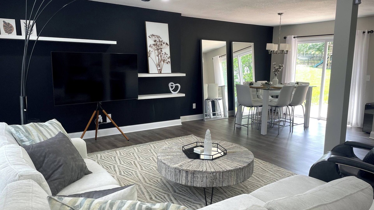 Grandview House | Euro 3King-Modern4Bdrm, Sleeps12-5 private spaces
