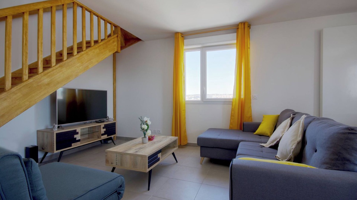 Les Crottes House | EUROMED 2 - Grand T3 avec 2 balcons, Parking, Conc