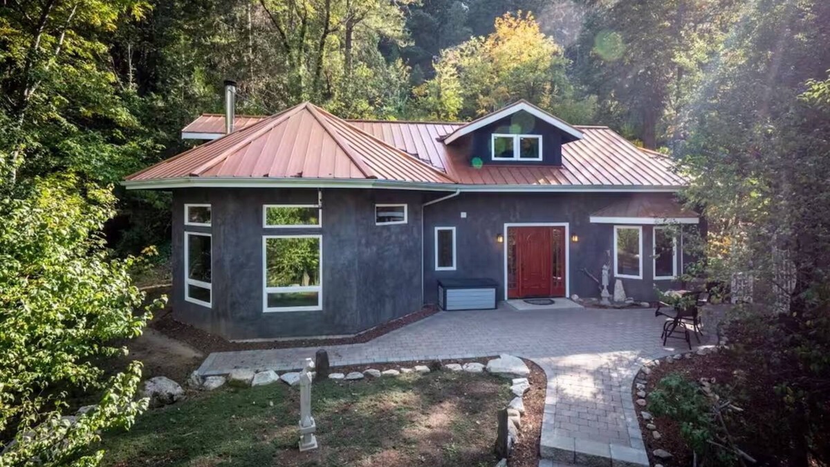 Ashland House | European Style Straw Bale Retreat