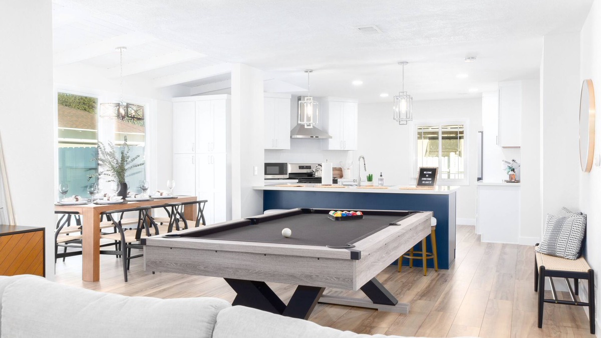 Riverside House | EV Charger L2 Cozy Home short distance to Downtown Riverside