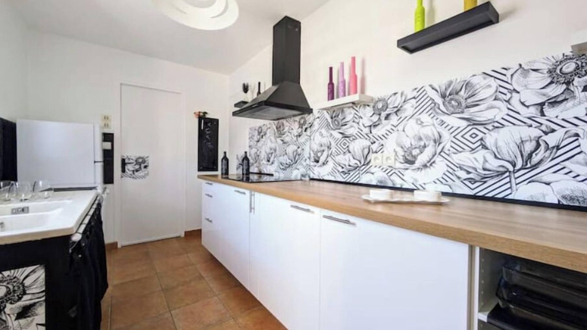 Angles House | Evann's Myle Roze