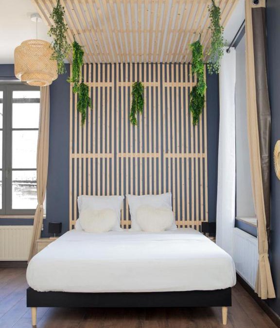 Soissons Apartment | EVASION TROPICALE - studio avec spa, cosy et rénové au cœur de Soissons - 2 pers