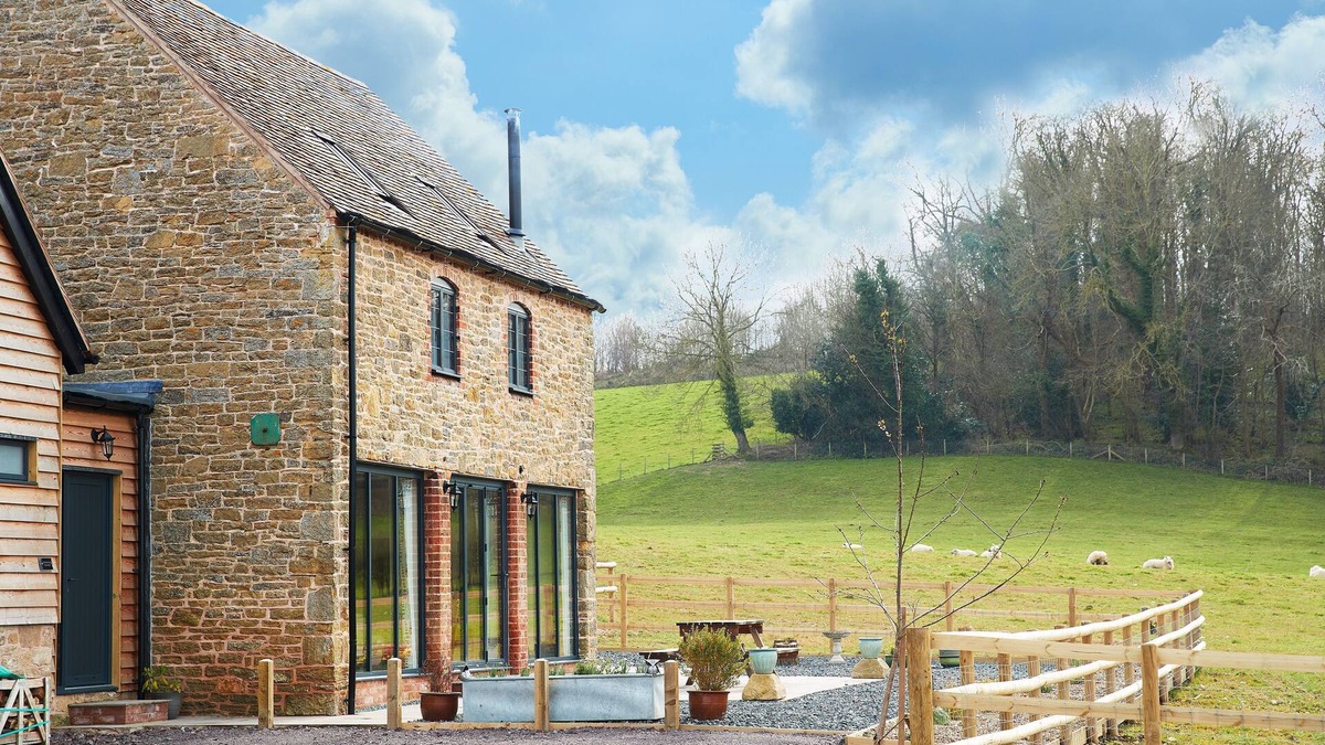 Eaton Mascott Cottage | Evenwood Granary - a stunning barn conversion that sleeps 4 guests