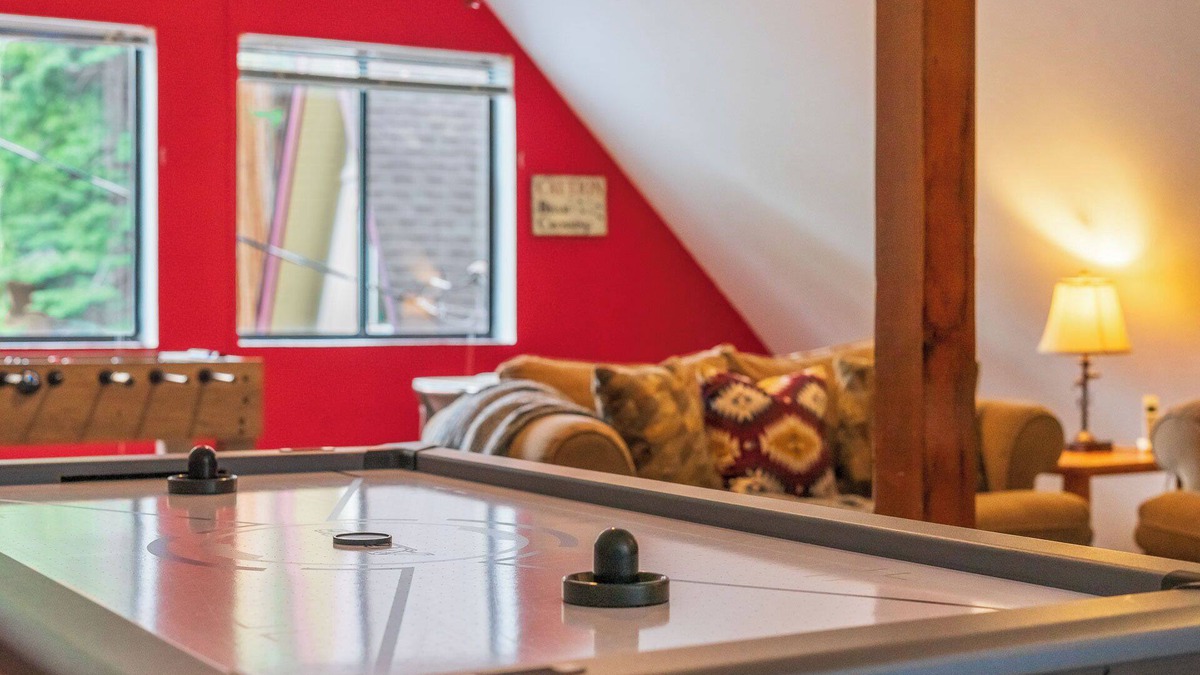 Dorrington Cabin | Evergreen Game Room Ski Bear Valley Kayaks/SUP Fast Wi-Fi EV